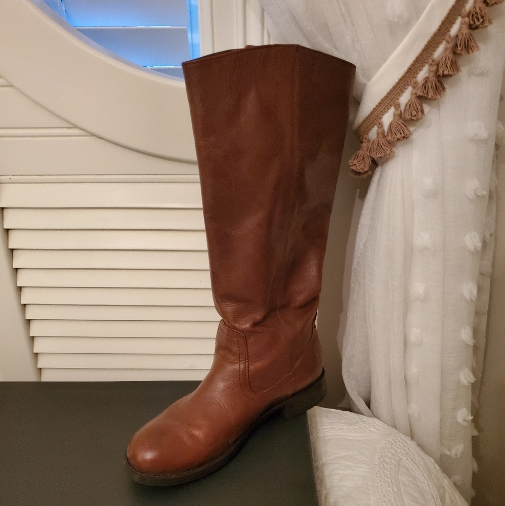 TALL LEATHER BOOT